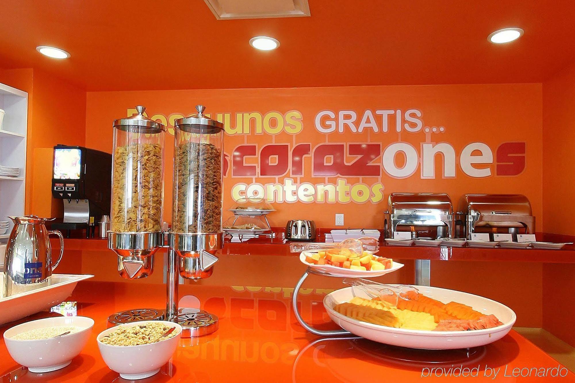 One Queretaro Aeropuerto Ξενοδοχείο El Coyote Εξωτερικό φωτογραφία