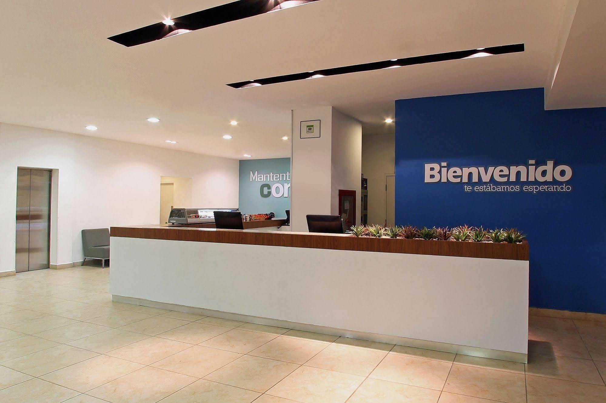 One Queretaro Aeropuerto Ξενοδοχείο El Coyote Εξωτερικό φωτογραφία
